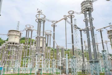 中国西北から西南へ初の超高圧直流送電　新疆－重慶ルート稼働