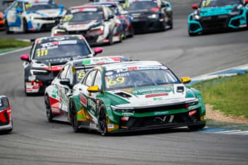 ハートのヒョンデが初優勝。雨を好機にジェルミニのアウディも勝利をつかむ／TCRヨーロッパ第3戦