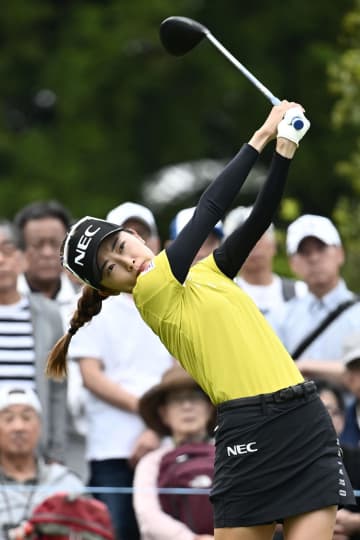 女子ゴルフ、安田祐香ら4人首位　宮里藍サントリー第1日