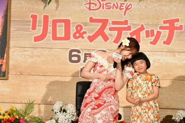 リロ役・永尾柚乃が“MOMONAお姉ちゃん”に愛の無茶ぶり！山寺宏一も思わず感涙「こっちにもハンカチください」【映画『リロ＆スティッチ』】