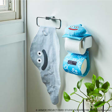 "スライムが　トイレにあらわれた！”『ドラクエ』シリーズから「スライムのぬいぐるみトイレットペーパーカバー」が再受注