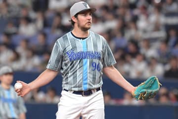 「絶対に許されない」DeNAバウアーが覆らなかった“リプレー判定”に怒りのＸ投稿！「何の意味がある？」「流れが完全に変わってしまう」