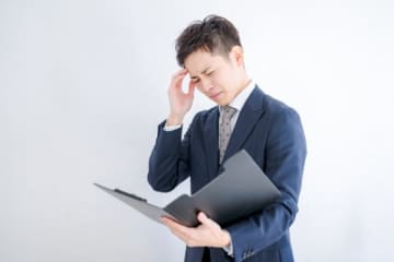 理不尽すぎる！高卒男性、入社後に社長が「うちは大卒しか採らないんだけど」発言 →仕事を干され、退職に追い込まれる