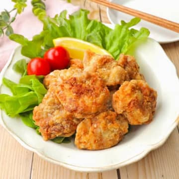 「今日の唐揚げ、味染みで超ウマい」「下味は何？」たったコレだけ！？本当は秘密にしたい魔法の唐揚げレシピ