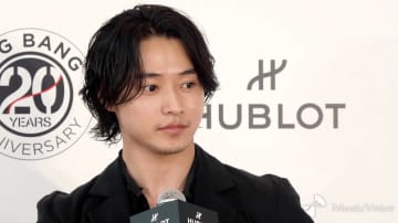 山崎賢人、英語で祝辞　20歳の自分へ「『そのまま頑張って』と言いたい」