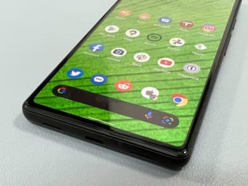 一部のPixel 6aに「バッテリー性能下げる」強制アップデート、理由は？
