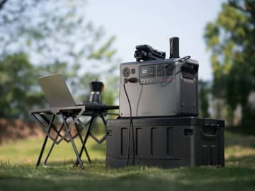 幅45cmで2,000Wh級のポータブル電源「DJI Power 2000」　拡張バッテリーの接続で最大2万2,528Whにも