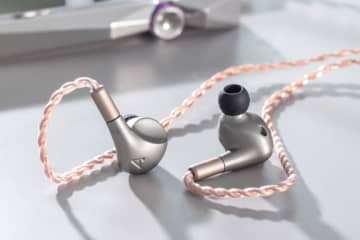 Astell&Kern、限定イヤフォン「LUNA」。MADOOと共同開発した13mmプラナードライバ搭載