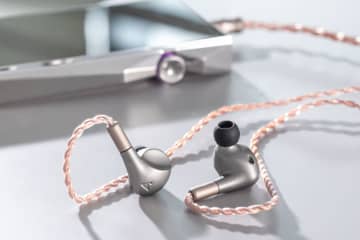Astell&Kern、MADOOと共同開発の13mmプラナードライバー搭載IEM「Luna」。税込49.5万円
