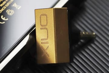 ONIX、DAP「Waltz XM10 LTD」専用の4.4mmバランス出力アダプター「XB0」