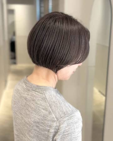 白髪の透明感を活かす！？【くすみブラウン】で50代からの垢抜け、大成功かも♡