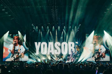 YOASOBIが【Primavera Sound Barcelona 2025】メインステージに日本人アーティストとして初出演＆自身初となるヨーロッパ単独公演のレポートが到着