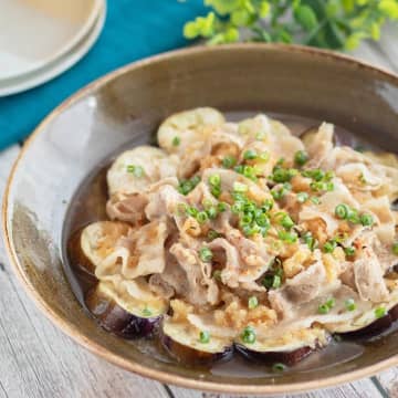 【冷蔵庫になすがあったら即コレ】「レンチンだけでウマすぎ」「もう週2で食べてる」箸が止まらん簡単おかずレシピ