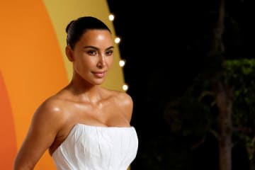 キム・カーダシアンの批判に政府高官が猛反論　逮捕した不法移民４人の罪状並べる