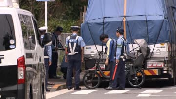 自転車に乗った女の子と女性がトラックにひかれ女性死亡…女の子も軽傷　トラックがバックした際に巻き込まれたか　東京・江戸川区南小岩