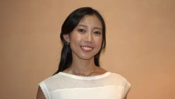 英国バレエの名門が7年ぶりの来日──輝く新星・栗原ゆう、オーロラ姫に挑む