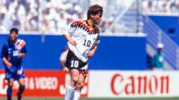 5度の離婚もなんのその！元W杯王者の新恋人は38歳年下モデルか