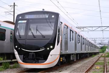東急 大井町線の各駅停車用6020系、7月2日デビュー 「5CARS」ステッカーも！