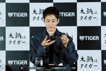 お米の粒立ちを守る“理想の炊き技”を追求『ご泡火炊きシリーズ』登場！松坂桃李が生食レポ「かんだ瞬間から甘みが広がり、香りが鼻を通って…」