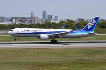 ANA、機内でYouTube視聴OKに 国内線・国際線で高速Wi-Fi拡充