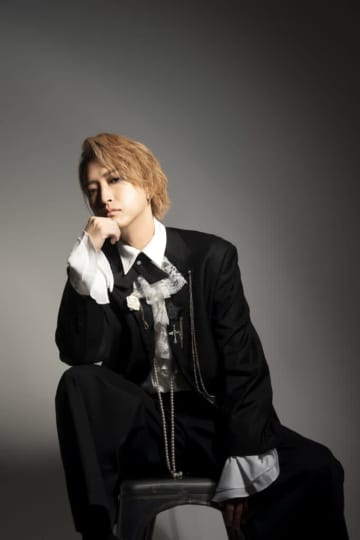 【インタビュー】シドのAKi、1年ぶり新作『Vermillion』に思うがままの自然体「鎧を着る必要がなくなった」