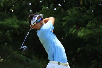 岩田寛が1打差2位 今季初Vの阿久津未来也10位で決勝へ