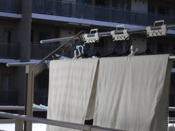 洗濯物を外に干しっぱなしにしても大丈夫？正しい取り込みタイミングとは