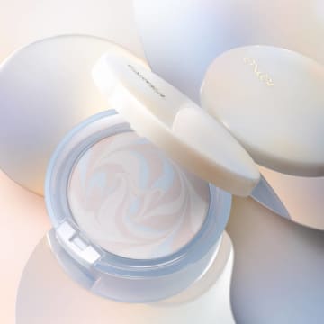 エクセル、肌トーンを補正し透明感を引き出す「マーブルパウダー」限定発売