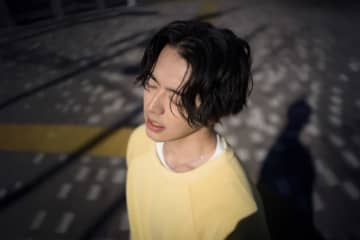 荒谷翔大、新曲「真夏のラストナンバー」本日配信リリース＋MV公開決定