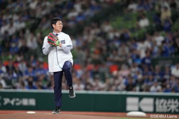 サッカー日本代表の森保一監督が始球式に登場！…ノーバン投球も「めちゃくちゃ悔しい」