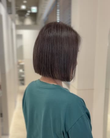 シンプル派の【50代】→ 若見え & こなれる「まとまりボブ」が大正解！？