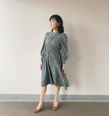 50代の小花柄ワンピースおすすめコーデ｜大人のための上品＆可愛い着こなし術