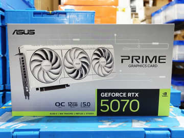 「ASUS PRIME GeForce RTX 5070 White OC Edition 12GB GDDR7」が発売、白い3連ファンクーラーを搭載