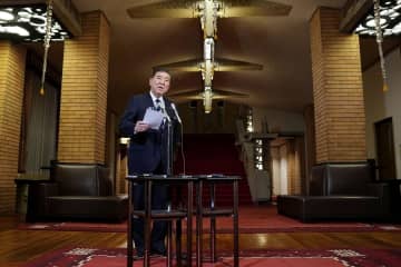 首相、関税撤廃要求は不変　トランプ氏と電話会談