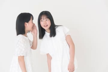 なぜ子どもは『隠し事』をするのか？5つの心理や叱るべきか見極めるポイントとは
