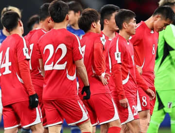 「アジアサッカーの恥だ」最終節は危険な一発レッド！“０勝”で予選敗退の北朝鮮を海外酷評「パフォーマンスもマナーも最悪」