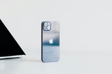 サムスン、「iOS 26」への皮肉が炸裂！
