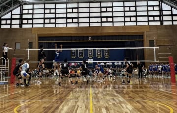 インターハイの頂点を目指す東福岡高が学園祭の招待試合で東亜大に勝利