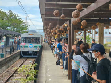 全長5.5キロ、日本３番目のミニ私鉄・水鉄をウォッチング　鉄道愛あふれる藤本社長のメッセージもご覧ください（大阪府貝塚市）