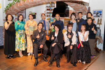 「仮面ライダークウガ」オリジナルキャスト13名、25年ぶりに集結！オダギリジョー＆葛山信吾ら「超クウガ展」見学