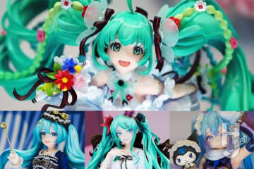 花束の中にいる「初音ミク JAPAN LIVE TOUR 2025 ～BLOOMING～」を初め「ワールドイズマイン 2024Ver.」「流星ア・ラ・モード Ver.」「雪ミク×クロミ」とさまざまな姿の「初音ミク」が集合！【スマイルフェス2025 東京】