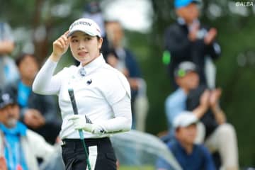 ＜速報＞最終組がティオフ　首位の小祝さくらはパー発進