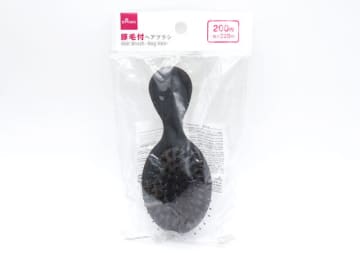 ダイソーで何気なく買ったらハマっちゃったよ！使い心地が抜群♡お値段以上のヘアブラシ