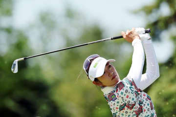 原英莉花がボギーなし「69」の5位発進　山口すず夏ら78位