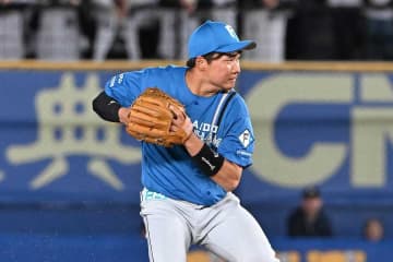 プロ野球でいきなり超美技「何だこのルーキーは」　プレーボール直後に激走、日本ハム23歳に驚き