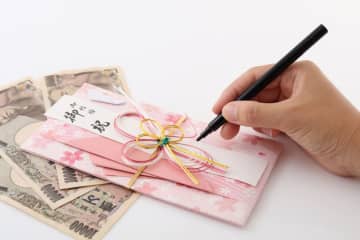 「友人の結婚式が重なって、ご祝儀がきつい…」友人関係のご祝儀、いくら包むのが“正解”ですか？