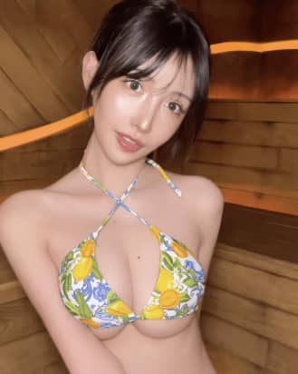「水着におさまってない！興奮ヤバいです」ラウンドガール・Rei、サウナで見せたしなやかなスタイルにファンもん絶