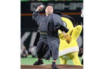 「野球やってた？」　172キロ巨漢男が始球式に登板、球場どよめきの「めっちゃいい球！」に称賛の声