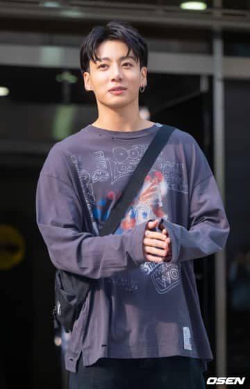 BTS ジョングク、着用した帽子の文言が思わぬ議論に…自ら謝罪「不注意だった」