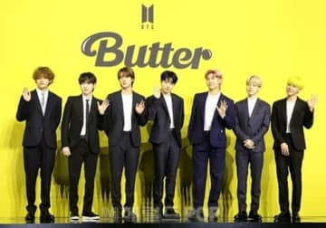 「BTS」RM、「もう一度冒険してみよう」…デビュー12周年に帰還して完全体再開